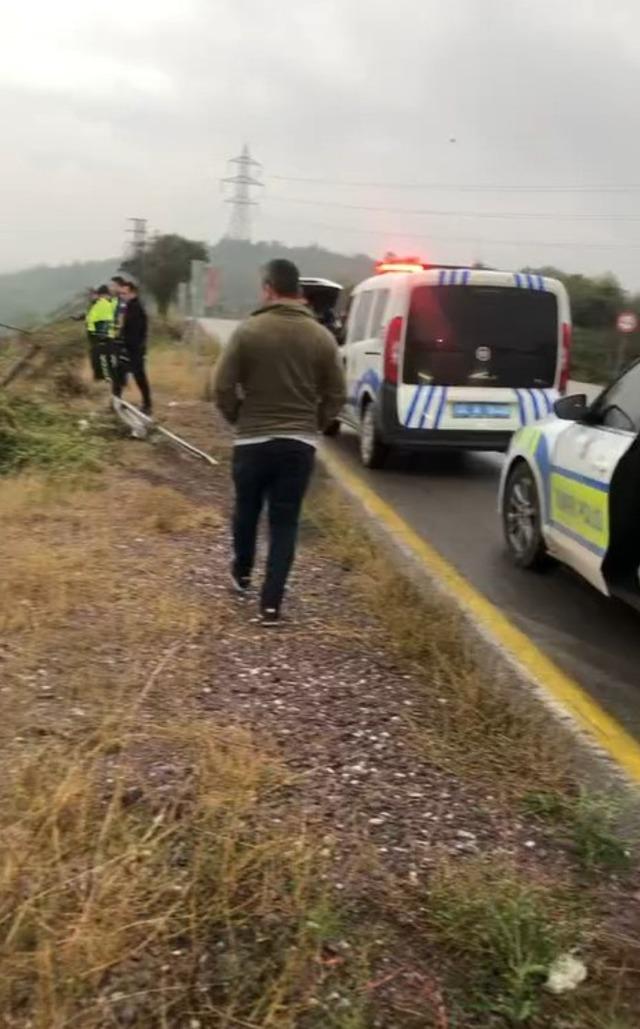 Kontrolden çıkan otomobil şarampole yuvarlandı 1