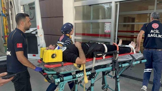 Otomobille motosiklet çarpıştı: 1 yaralı 1