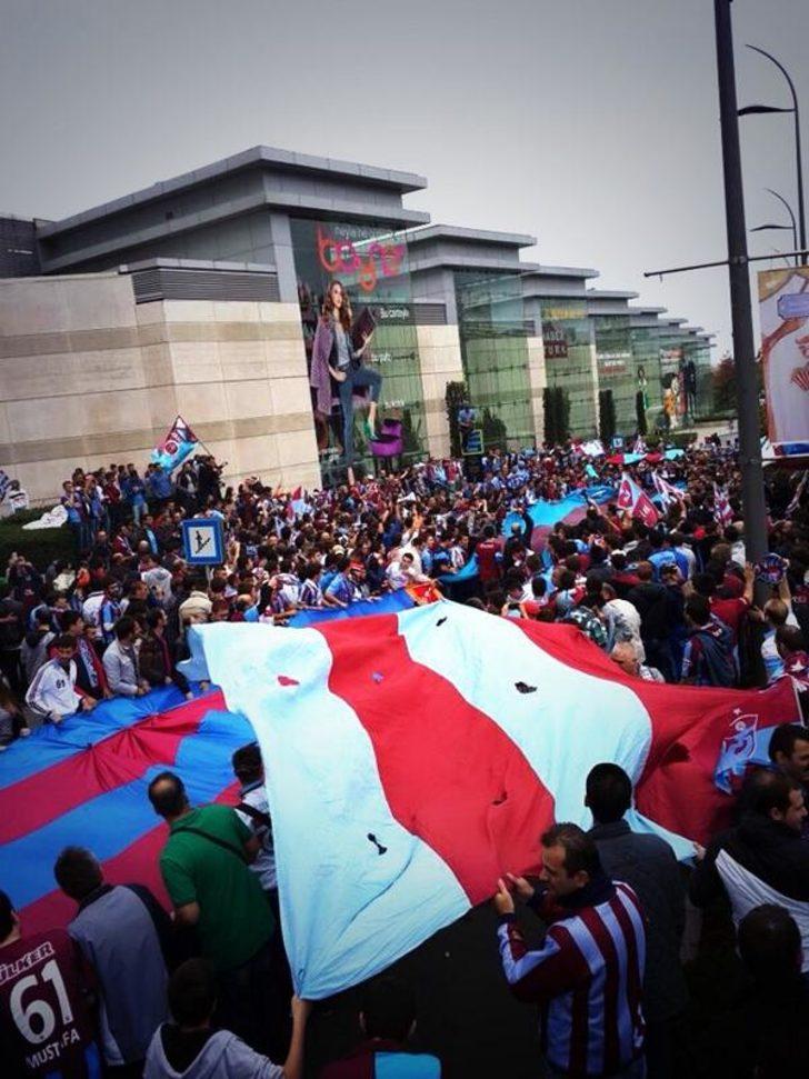 Trabzonspor taraftarı ayaklandı! G1