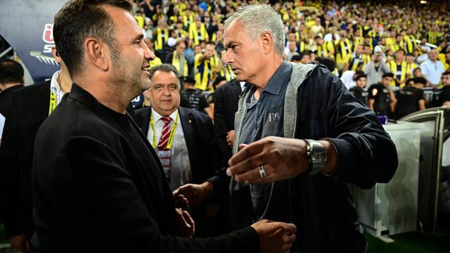 Galatasaray'da Okan Buruk The Athletic'e özel bir röportaj verdi! Jose Mourinho ile olan burun sıkma olayında itiraf da bulundu...