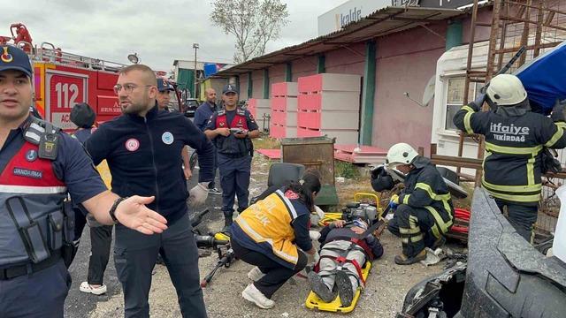 Tekirdağ’da işçi servisi ile kamyon çarpıştı: Çok sayıda yaralı 1