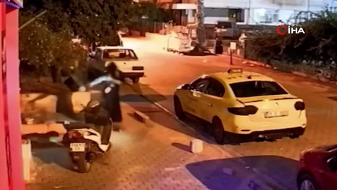 Ezber bozan saldırı yöntemi! İş yerini kurşun yağmuruna tutup kaya kaya gitti... 2