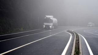 Bolu Dağı'nda sis ve sağanak etkili oldu