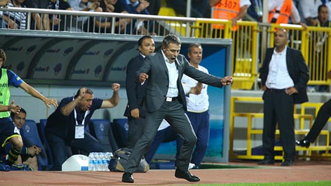 Ersun Yanal'ın &ccedil;ıldırdığı anlar