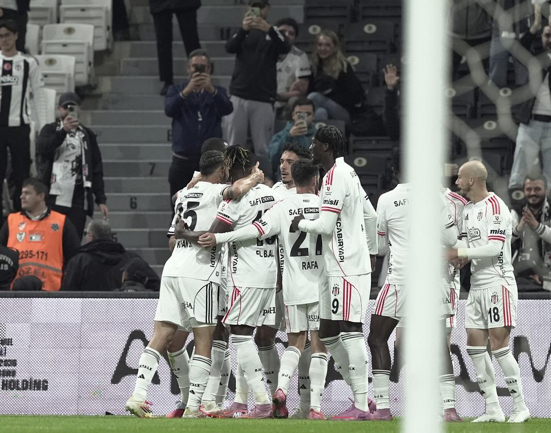 Beşiktaş, Galatasaray derbisi öncesi Dolmabahçe de hata yapmadı! Kara Kartal Kocaelispor u 3-1 mağlup etti 1