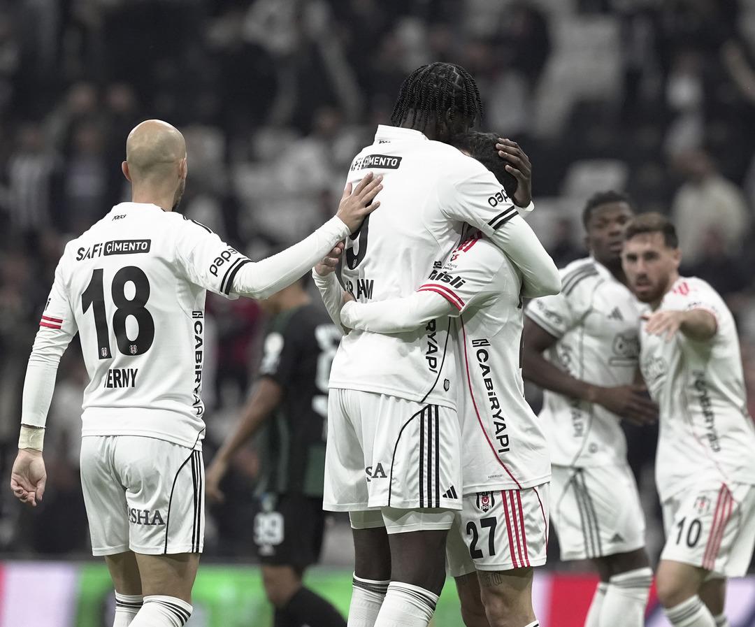 Beşiktaş, Galatasaray derbisi öncesi Dolmabahçe de hata yapmadı! Kara Kartal Kocaelispor u 3-1 mağlup etti 2