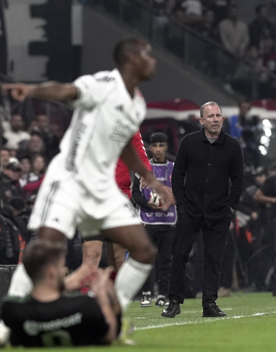 Beşiktaş, Galatasaray derbisi öncesi Dolmabahçe de hata yapmadı! Kara Kartal Kocaelispor u 3-1 mağlup etti 5