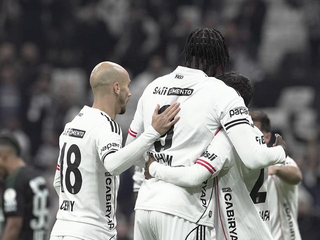 Beşiktaş, Galatasaray derbisi öncesi Dolmabahçe'de hata yapmadı! Kara Kartal Kocaelispor'u 3-1 mağlup etti