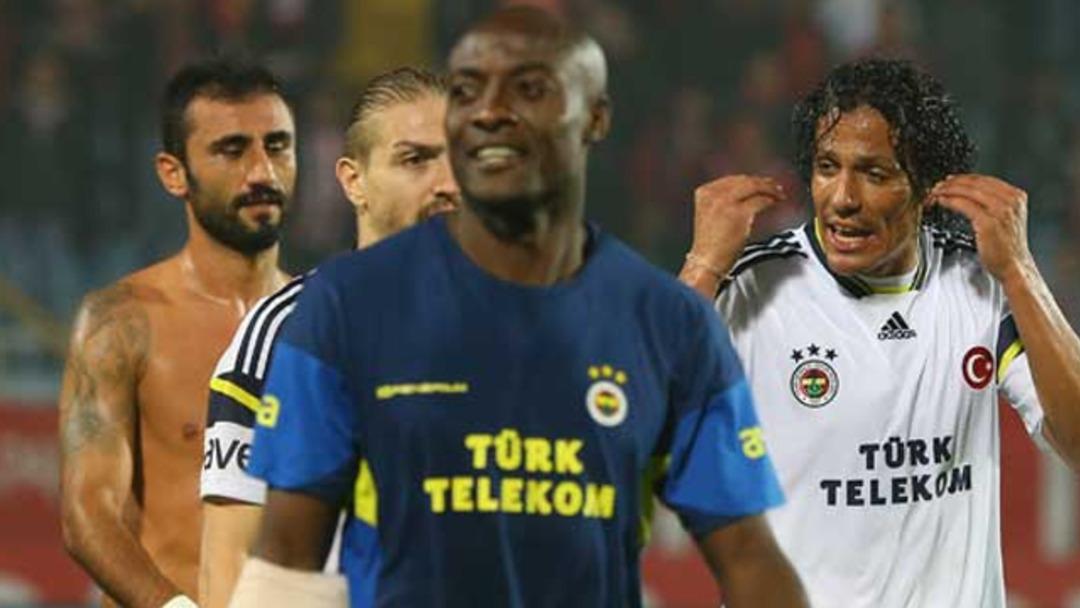 Fenerbah&ccedil;eli iki futbolcu sahada k&uuml;f&uuml;rleşti!