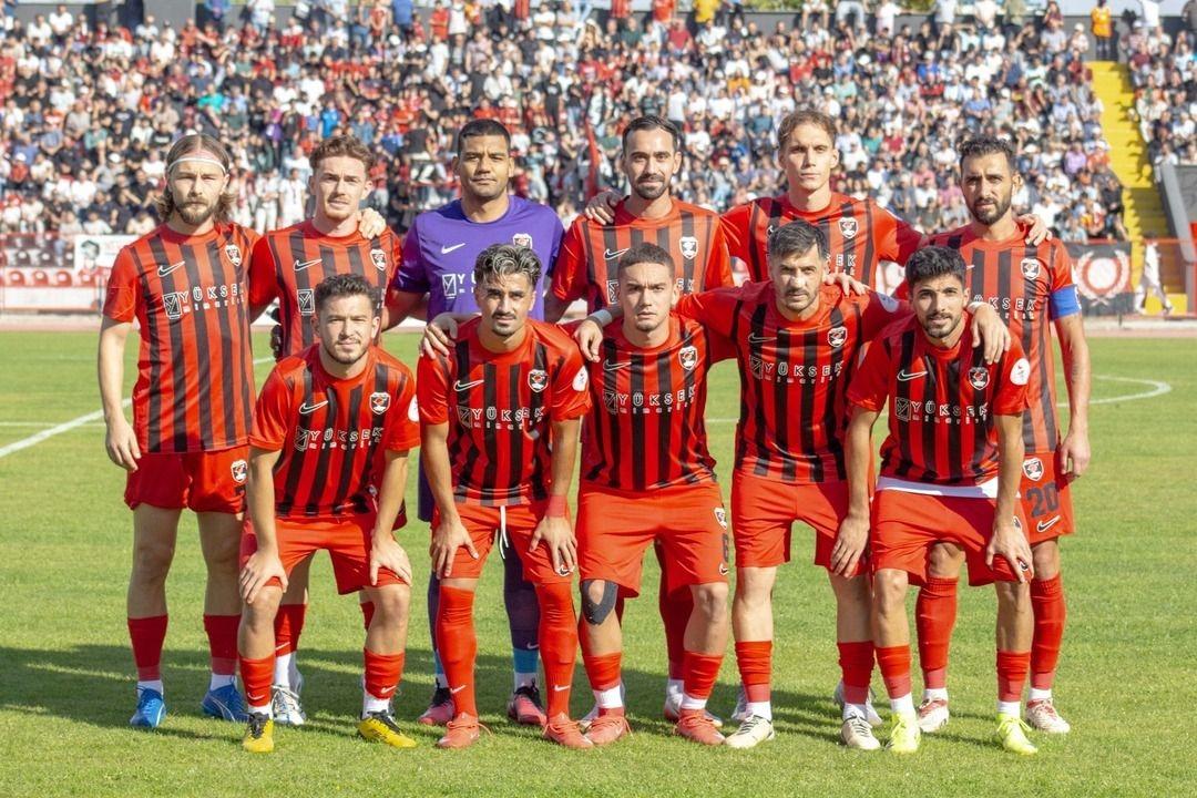 Türkiye de 139 takım arasında gol yemeyen tek takım olarak bir rekora imza attı! Resmen tarihe geçti... 1