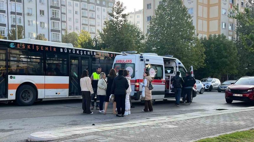Eskişehir'de yayaya çarpan otomobilin sürücüsü şok yaşadı