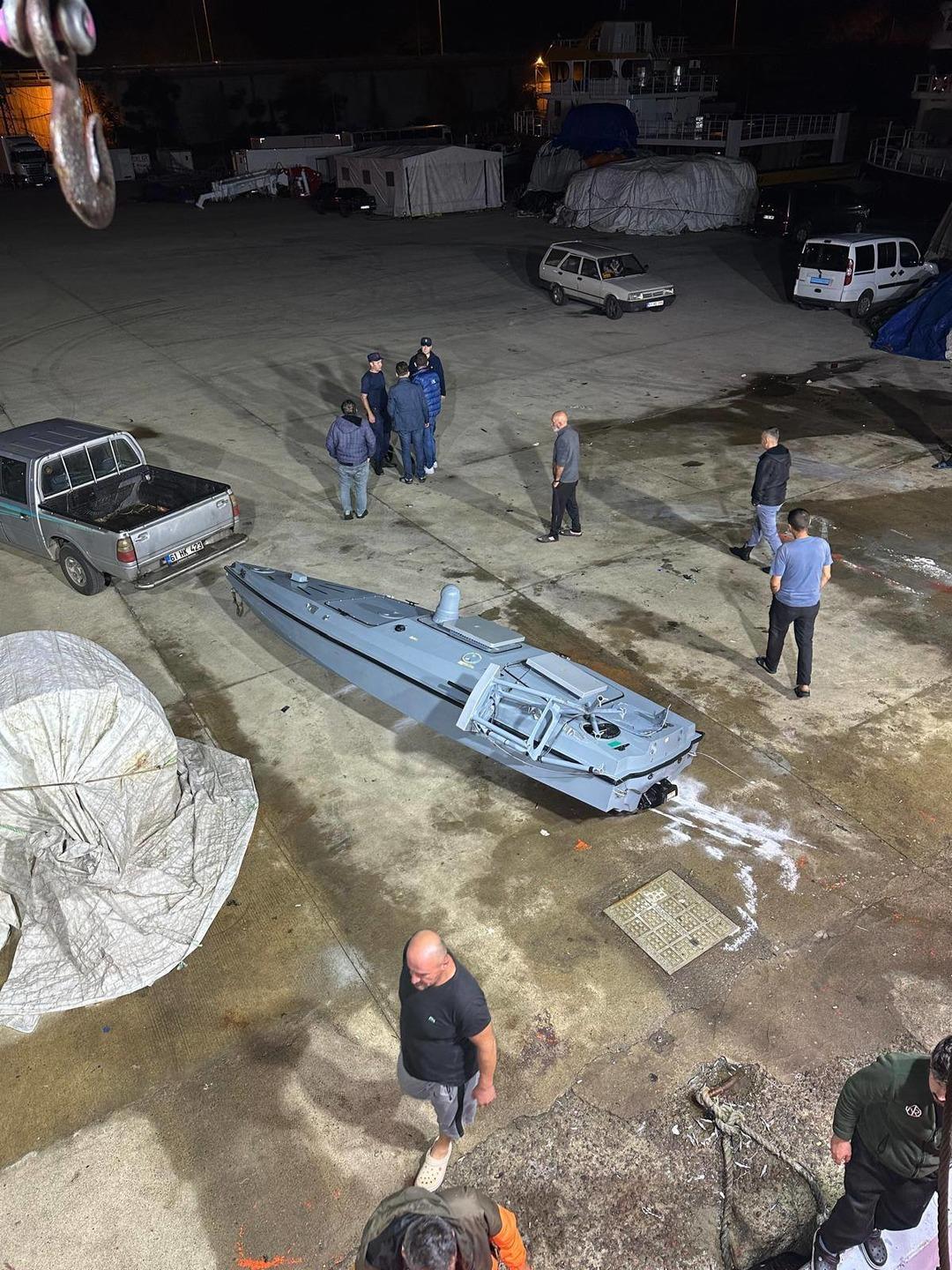 Trabzon u teyakkuza geçirdi, İstanbul dan özel ekip istendi! Yabancı menşeli cisim alarmı: "İçinde bomba olduğu tespit edildi" 5