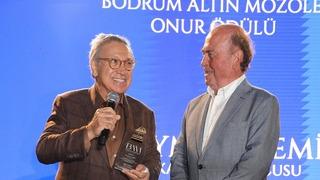 Bodrum Altın Mozole Onur Ödülü Efsane Halikarnas’ın kurucusu Süleyman Demir’e verildi