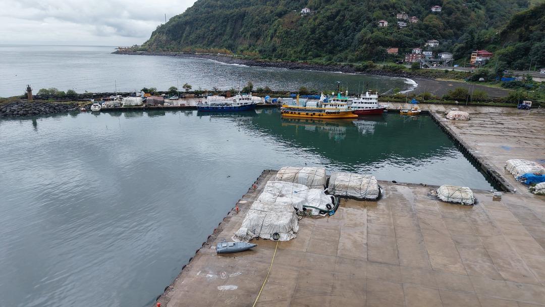 Trabzon u teyakkuza geçirdi, İstanbul dan özel ekip istendi! Yabancı menşeli cisim alarmı: "İçinde bomba olduğu tespit edildi" 24
