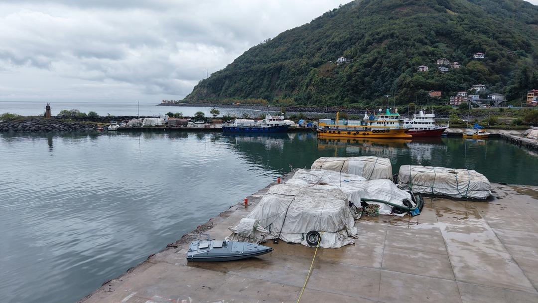 Trabzon u teyakkuza geçirdi, İstanbul dan özel ekip istendi! Yabancı menşeli cisim alarmı: "İçinde bomba olduğu tespit edildi" 23