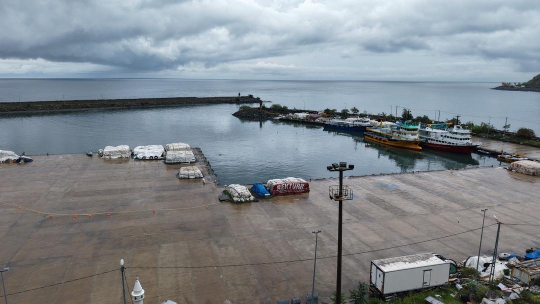 Trabzon u teyakkuza geçirdi, İstanbul dan özel ekip istendi! Yabancı menşeli cisim alarmı: "İçinde bomba olduğu tespit edildi" 19