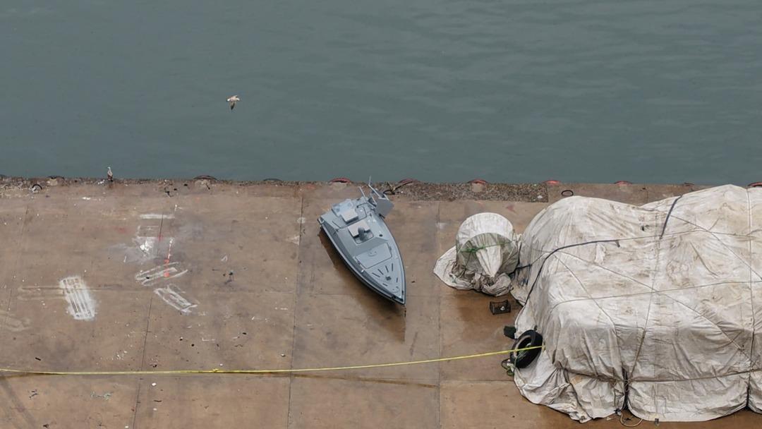 Trabzon u teyakkuza geçirdi, İstanbul dan özel ekip istendi! Yabancı menşeli cisim alarmı: "İçinde bomba olduğu tespit edildi" 4