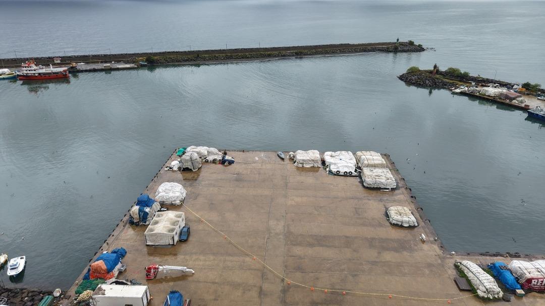 Trabzon u teyakkuza geçirdi, İstanbul dan özel ekip istendi! Yabancı menşeli cisim alarmı: "İçinde bomba olduğu tespit edildi" 12