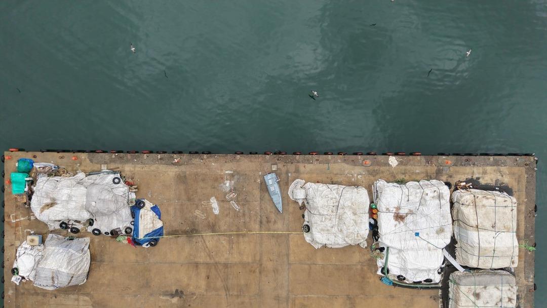 Trabzon u teyakkuza geçirdi, İstanbul dan özel ekip istendi! Yabancı menşeli cisim alarmı: "İçinde bomba olduğu tespit edildi" 13