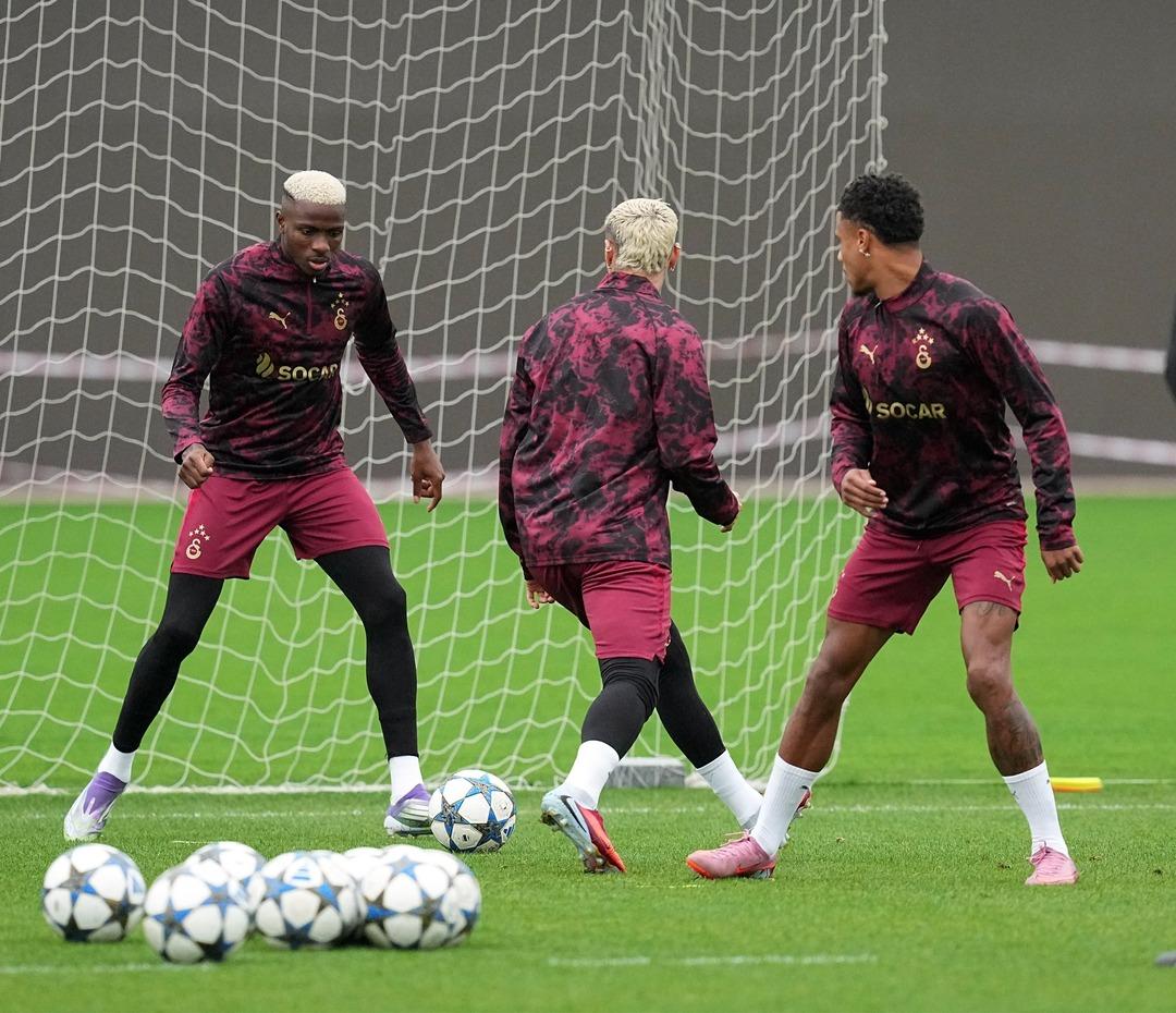 Galatasaray da Okan Buruk liverpool maçının şifresini çözdü! Yıldız oyuncu ile özel görüşme sonrası planlar netleşiyor... 1