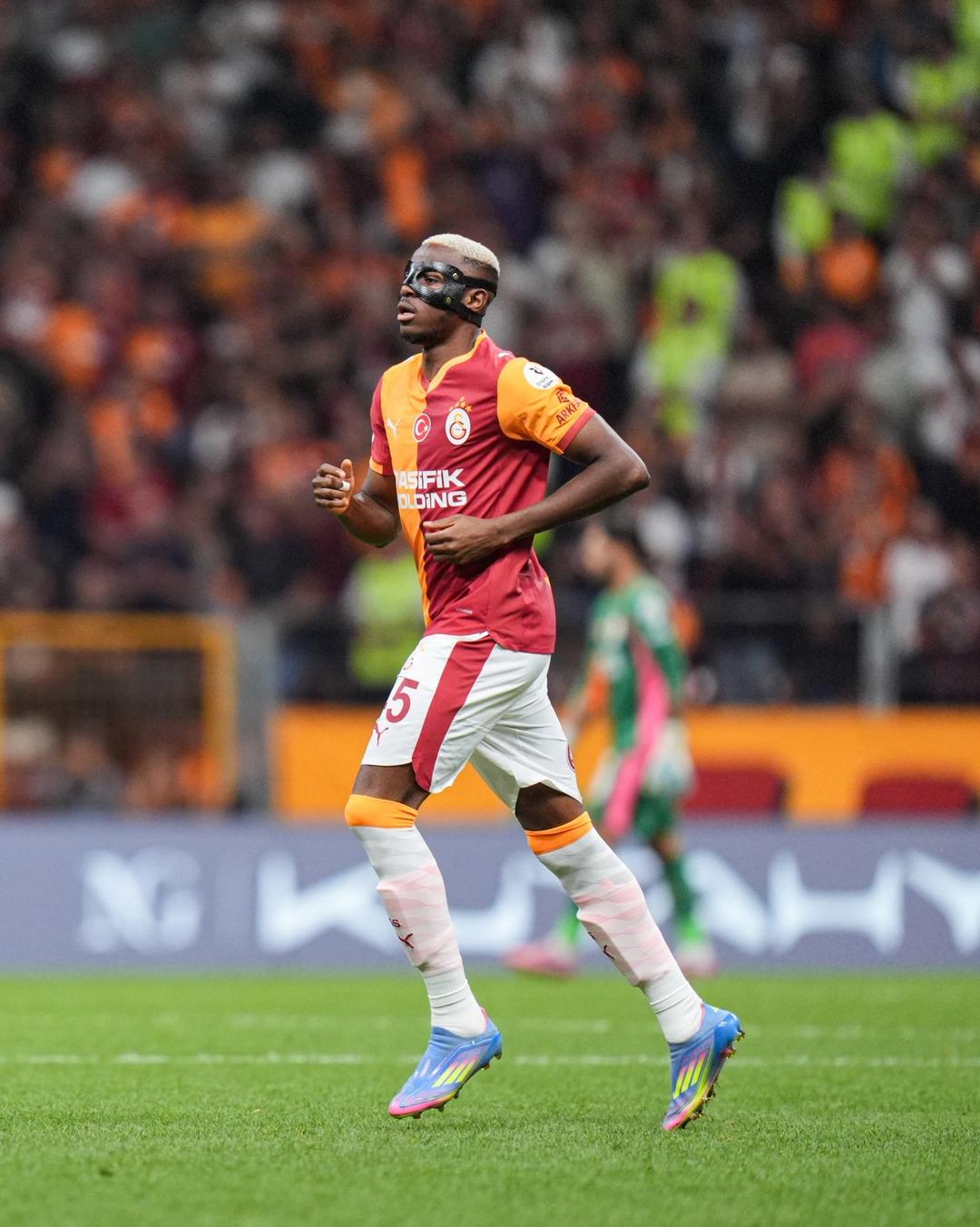 Galatasaray da Okan Buruk liverpool maçının şifresini çözdü! Yıldız oyuncu ile özel görüşme sonrası planlar netleşiyor... 2