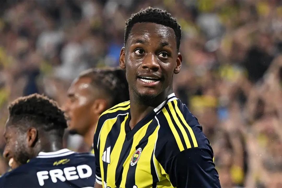 Fenerbahçe de Jhon Duran ın sakatlığı ile ilgili Serdar Ali Çelikler den çarpıcı iddia!   Sakatlığı bitti ama oynamıyor..."  2