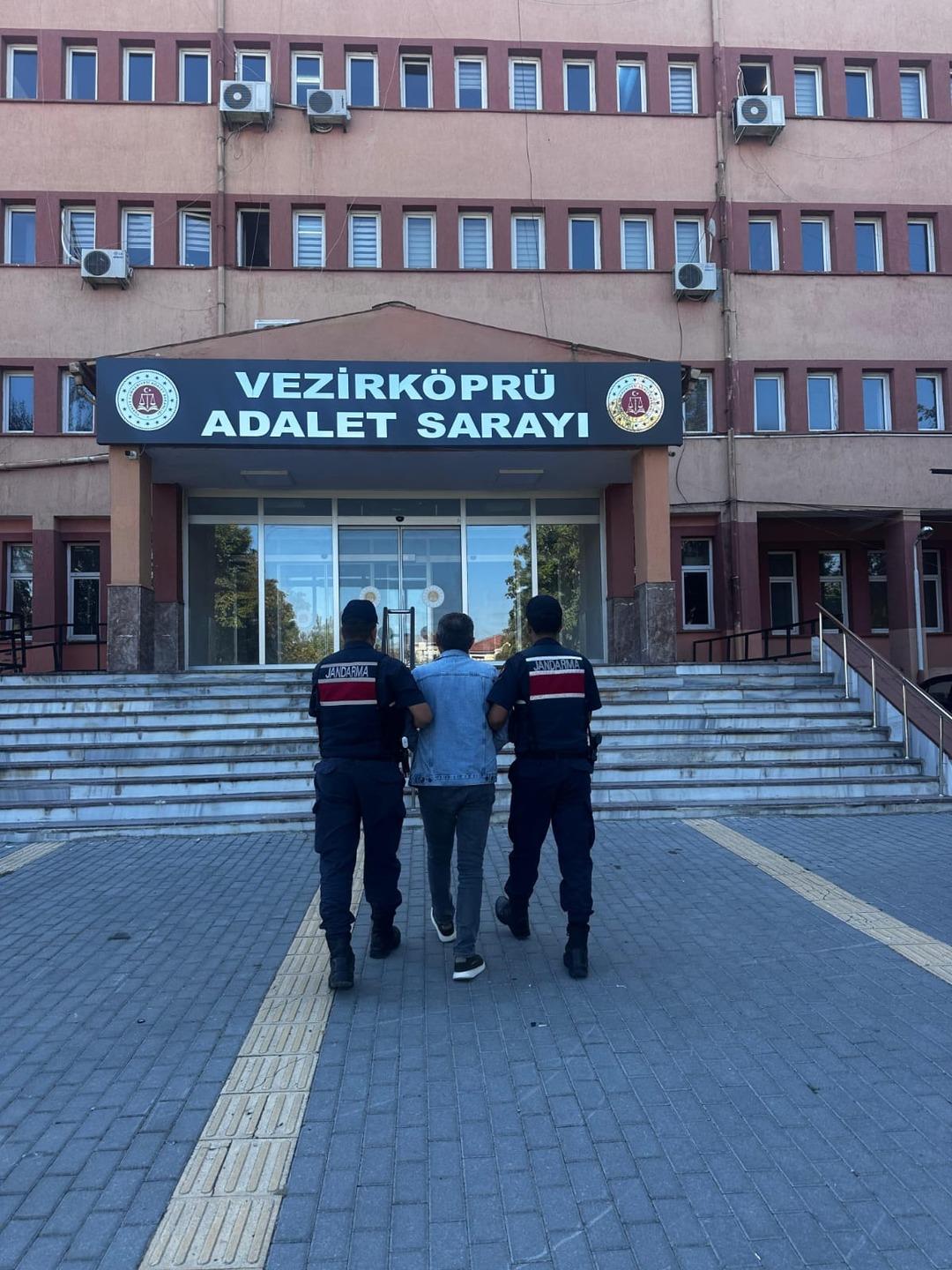 Yatak odasında yorganın altında kalarak saklanacağını sandı! Tutuklanarak cezaevine gönderildi 3