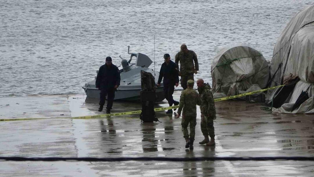 Trabzon u teyakkuza geçirdi, İstanbul dan özel ekip istendi! Yabancı menşeli cisim alarmı: "İçinde bomba olduğu tespit edildi" 10