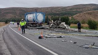 Son dakika | Sivas'ta otobüs ile TIR çarpıştı! Çok sayıda yaralı var