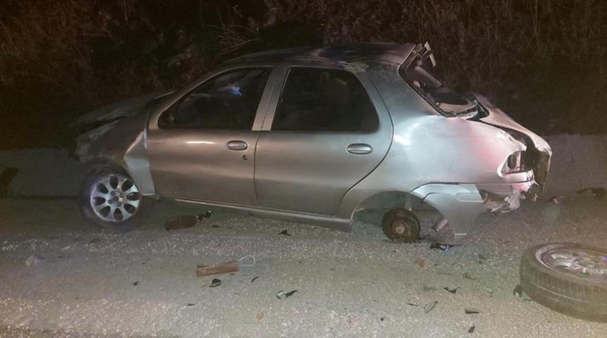 Yer: Bilecik! Kontrolden çıkan otomobil beton zemine çarptı