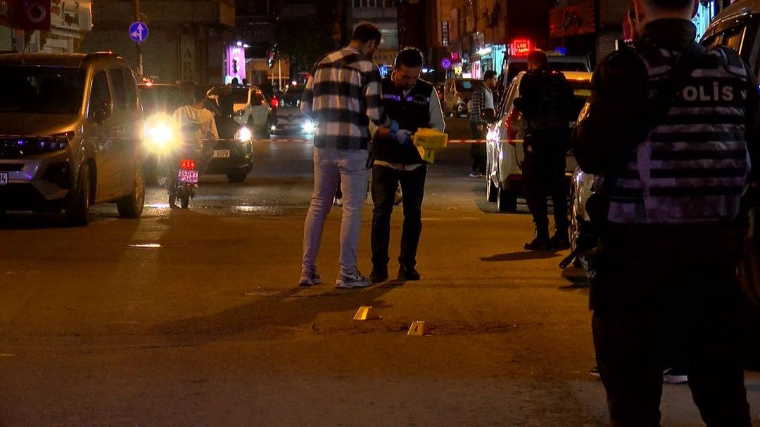 1200xauto İstanbul Bağcılar’da otomobile silahlı saldırı: 2 yaralı