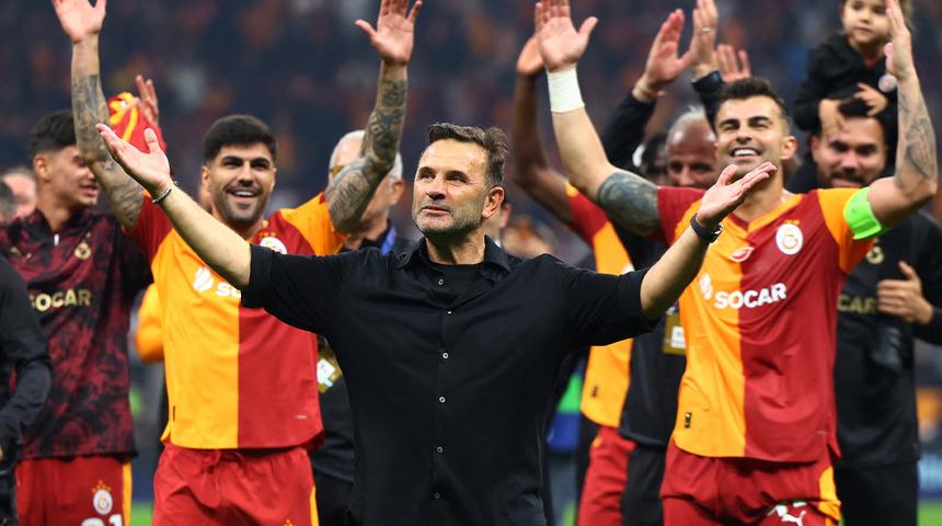 Okan Buruk'tan maç sonu müthiş sevinç! Tribünlere giderek 3'lü çektirdi