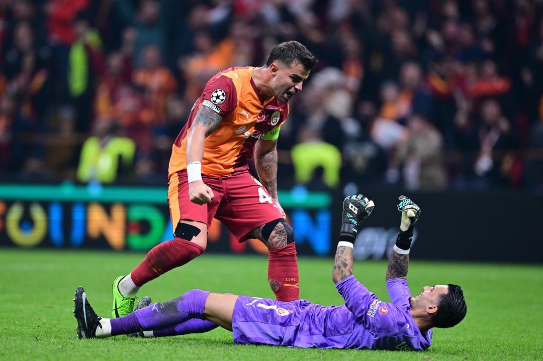 Galatasaray ın tarihi zaferi dünya basınında manşetleri süsledi!  Liverpool diz çöktü  4