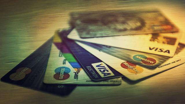 Kredi kartı faiz oranları düştü! Bugünden itibaren başladı... Kredi kartı sahiplerinin merak ettiği detay