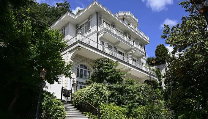 Boğazın ünlü yalısı sonunda satıldı! FETÖ firarisi Akın İpek'in köşkünün yeni sahibi belli oldu ama açıklanmadı