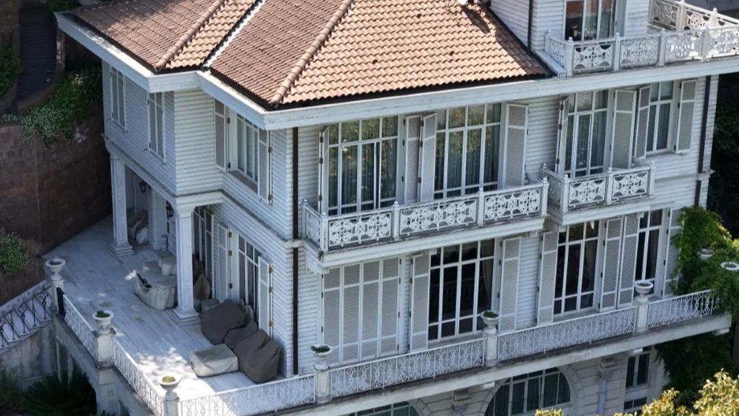 Boğazın ünlü yalısı sonunda satıldı! FETÖ firarisi Akın İpek in köşkünün yeni sahibi belli oldu ama açıklanmadı 1