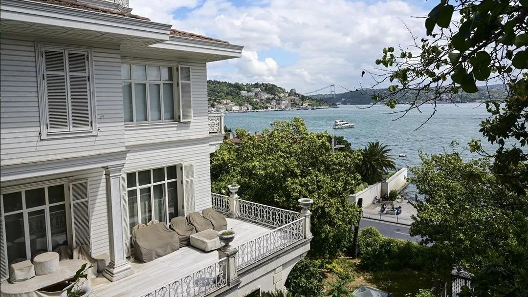 Boğazın ünlü yalısı sonunda satıldı! FETÖ firarisi Akın İpek in köşkünün yeni sahibi belli oldu ama açıklanmadı 2
