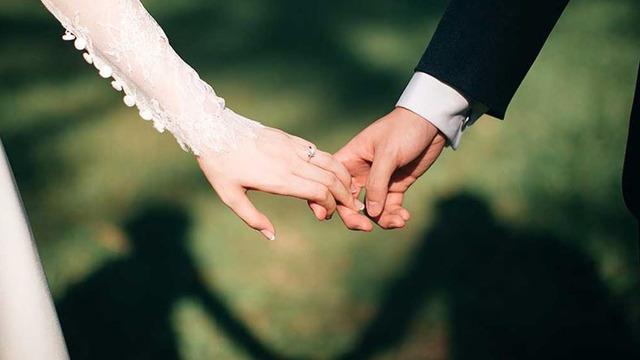 Güncellenen evlilik kredisi başvuruları başladı! Genç çiftlere faizsiz destek artıyor: 250 bin liraya kadar çıkıyor