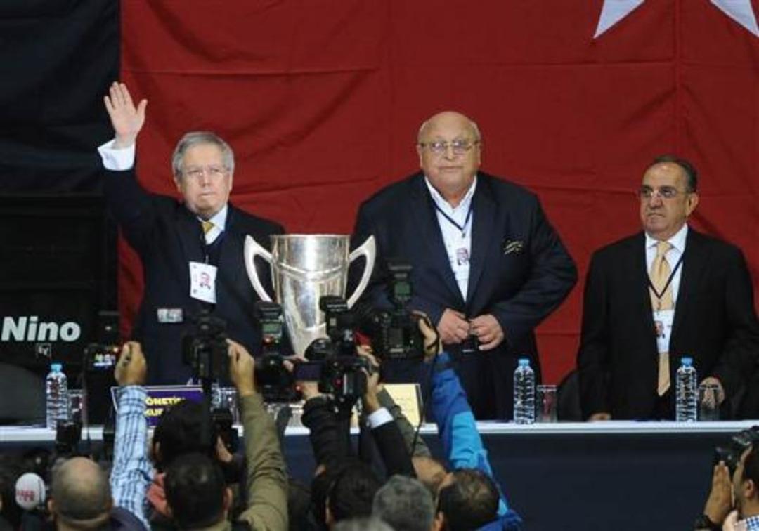 Fenerbah&ccedil;e Genel Kurulu'ndan ilk kareler...