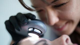 Dermatoloji nedir, hangi hastalıklara bakar?