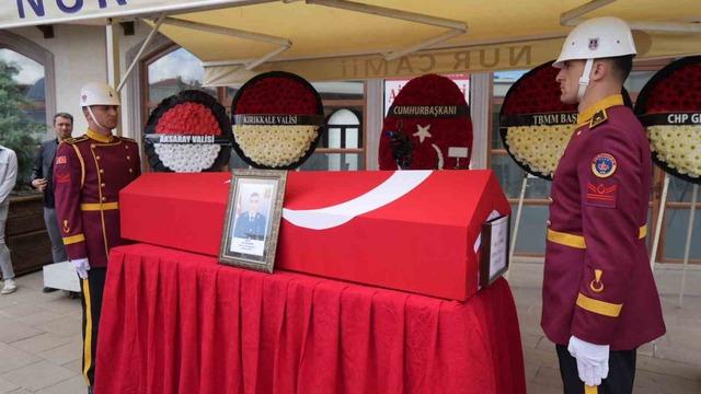 Şehit Uzm. Jandarma Çavuş Arif Özdemir son yolculuğuna uğurlanıyor