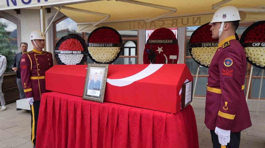 Şehit Uzm. Jandarma Çavuş Arif Özdemir son yolculuğuna uğurlanıyor