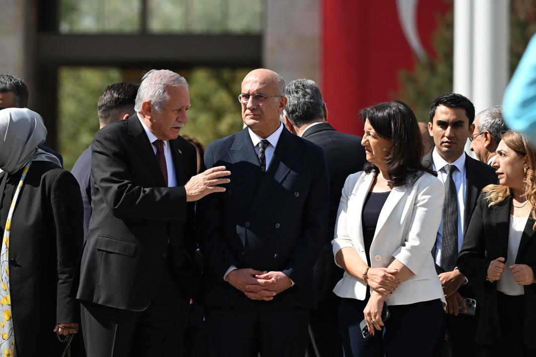 Son dakika | TBMM kürsüsünde Cumhurbaşkanı Erdoğan dan dejavu çıkışı! CHP sıraları boş kaldı, o vekiller ayakta karşıladı 8