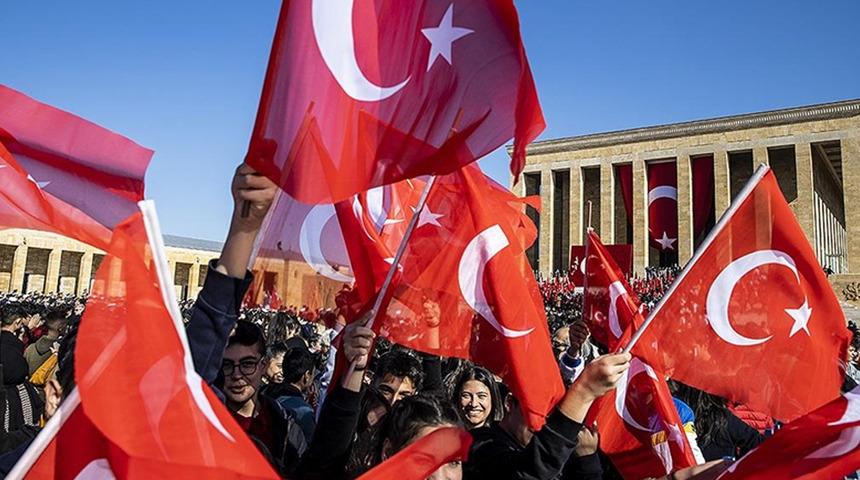 Cumhuriyet Bayramı coşkusu yaklaşıyor: 28 Ekim yarım gün mü, 29 Ekim tam gün tatil mi?