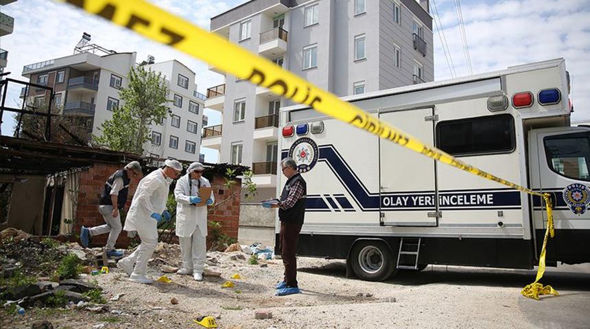 Bebeğini köprü altına gömdüğü iddia ediliyordu... Evden kanlı iç çamaşırları çıktı!