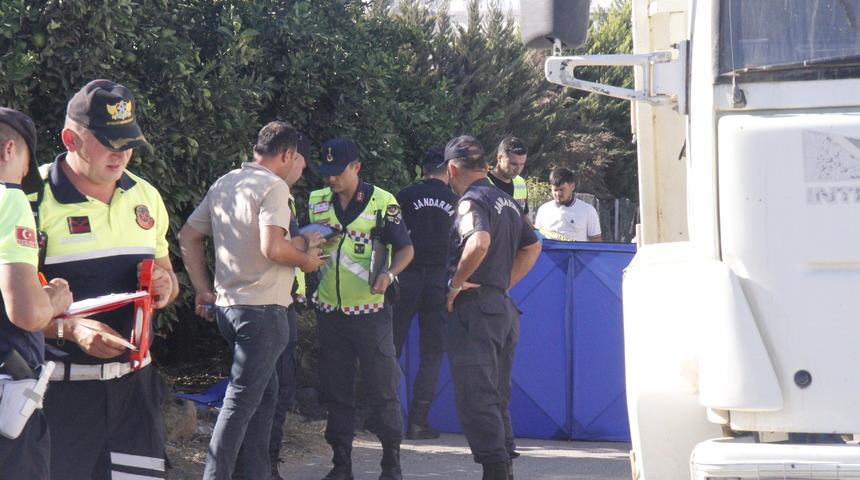 Antalya'da kamyonla motosiklet çarpıştı: 1 kişi hayatını kaybetti