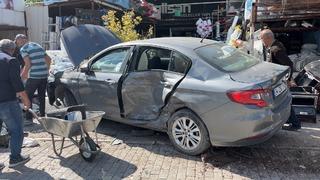 Konya'da kontrolden çıkan otomobil yayalara çarptı: 3 yaralı