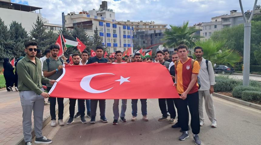 Kilis'te üniversite öğrencilerinden Filistin'e destek yürüyüşü
