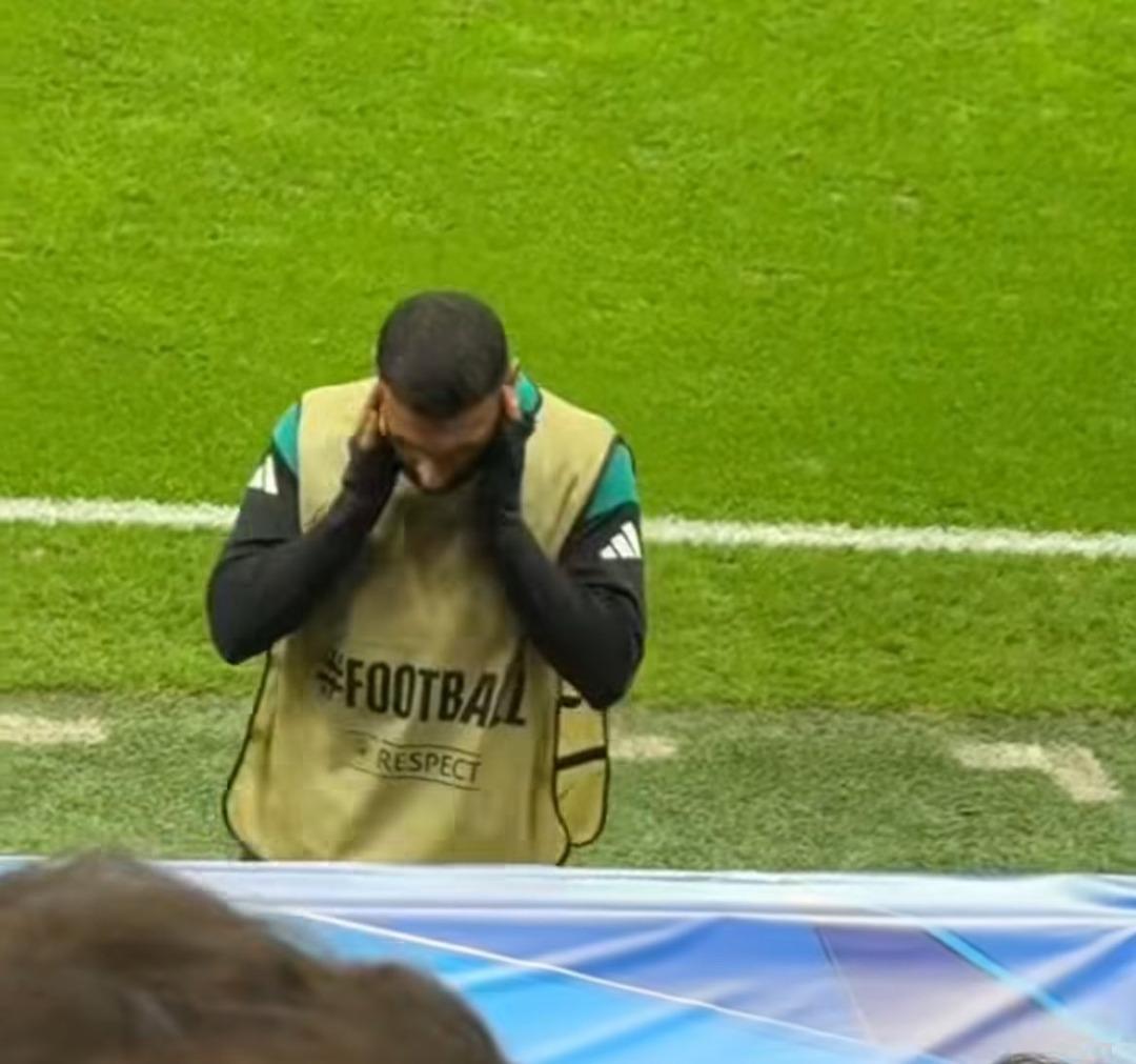 Galatasaray da Liverpool zaferinin ardından İlkay Gündoğan ın açıklamaları gündem olmuştu! İşte atmosferi soran yıldız isim... 3