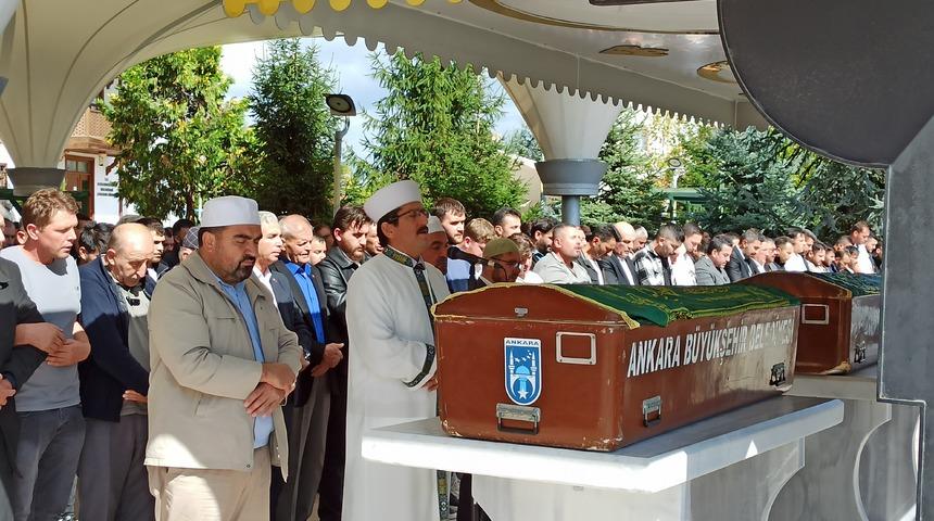 Ankara'da kazada ölen kardeşlerin cenazesi defnedildi